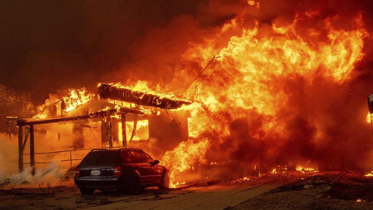 Kebakaran Hutan Landa Los Angeles: Evakuasi Masif dan Kerusakan Signifikan