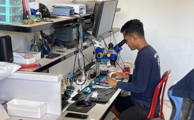 Bisnis Jasa Perbaikan Layar Ponsel: Peluang Menjanjikan di Era Digital